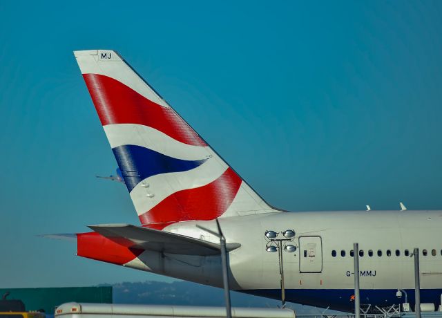 Boeing 777-200 (G-YMMJ) - The Union Jack is definitely the main feature of this shot