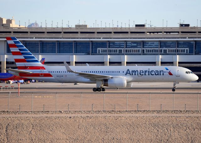 Boeing 757-200 (N204UW)