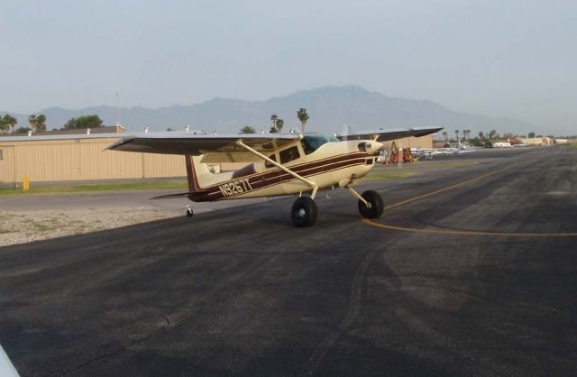 Cessna Skywagon 180 (N9267T)