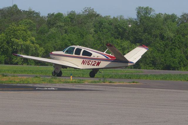 Beechcraft 35 Bonanza (N1512W)