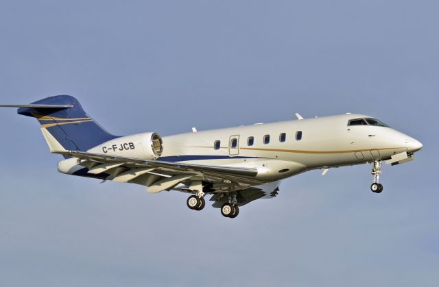 Bombardier Challenger 300 (C-FJCB)