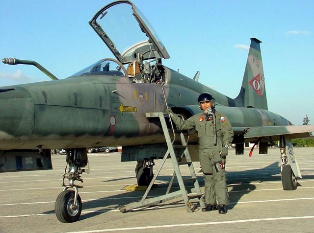 Northrop RF-5 Tigereye — - Venezuelan Air Force Northrop F-5 at Base Aérea Teniente Vicente Landaeta Gil.