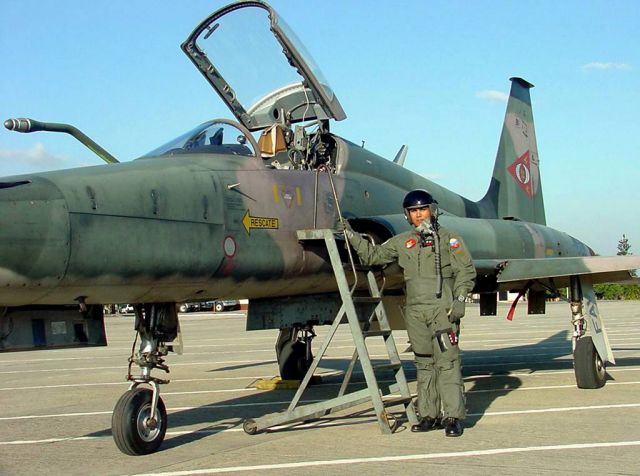 Northrop RF-5 Tigereye — - Venezuelan Air Force Northrop F-5 at Base Aérea Teniente Vicente Landaeta Gil.