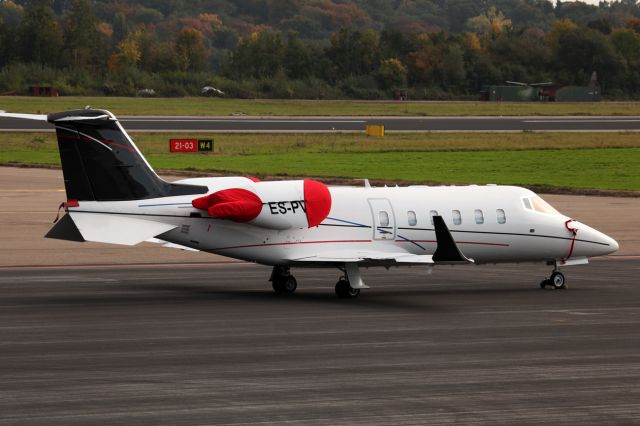 Learjet 60 (ES-PVI)