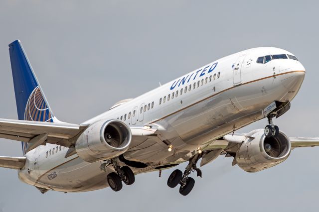 Boeing 737-800 (N76269) - Another trial shot with my new Sony A7 IV using a Sigma Mount Converter MC-11 and my Canon 100-400L lens with Canon 1.4 lens extender. This was UAL1545, a B737-824, climbing out to KIAH Houston, TX, on 22 May 2024.