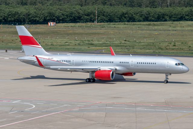 Boeing 757-200 (9H-AVM) - Mister Phil Collins & Band on their way from cologne to munich