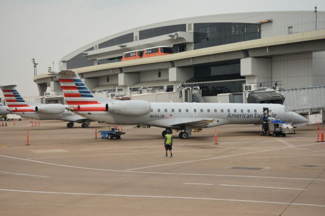 Embraer ERJ-145 (N684JW)