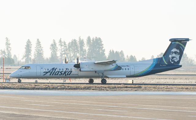 de Havilland Dash 8-400 (N426QX)