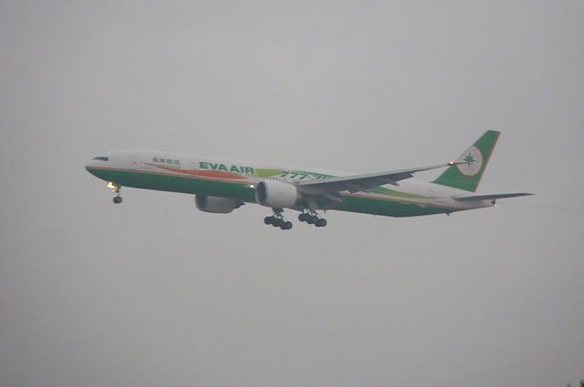 Boeing 777-200 —
