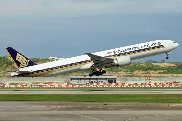 BOEING 777-300 (9V-SWR)