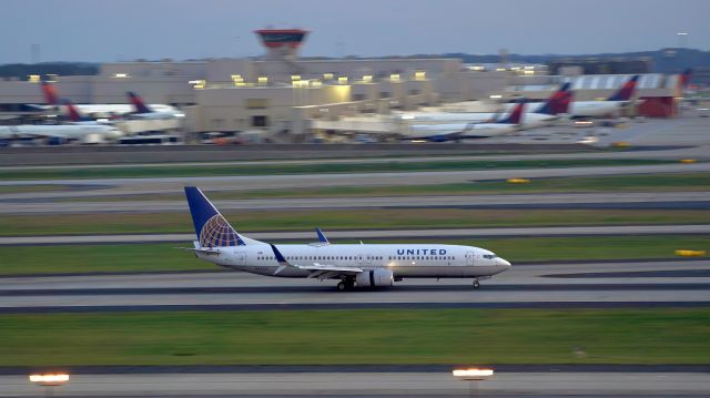 Boeing 737-800 (N34222)