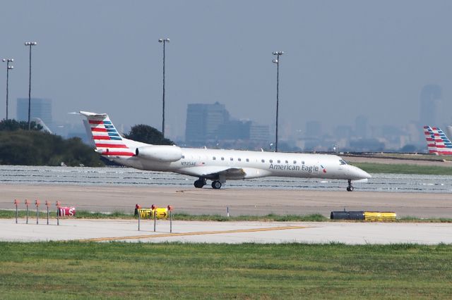 Embraer ERJ-145 (N925AE)