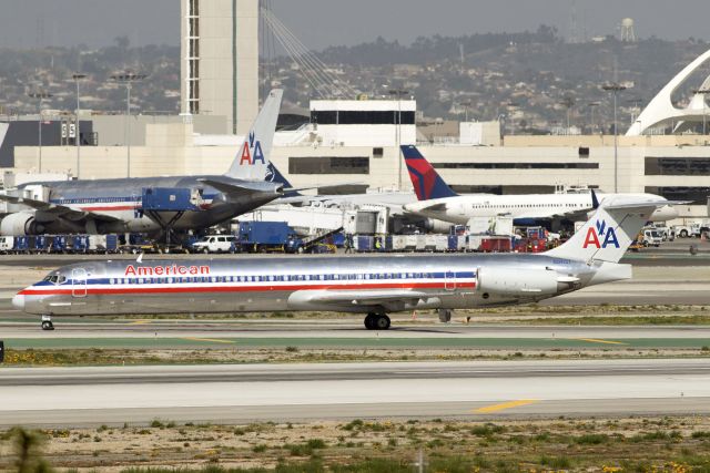 McDonnell Douglas MD-83 (N9413T) - N9413T  McDonnell Douglas  MD-83  AAL  KLAX  20130304  4230