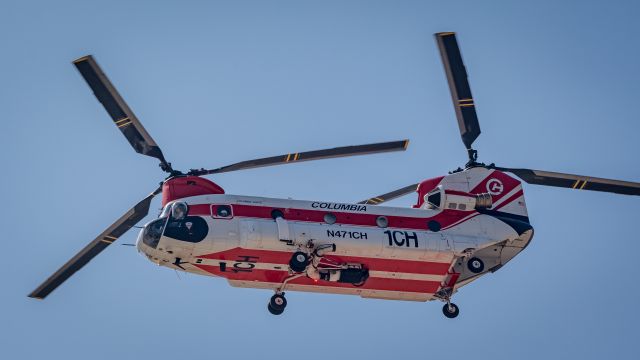 N471CH — - Shot this while N471CH was landing at San Bernardino Tanker Base