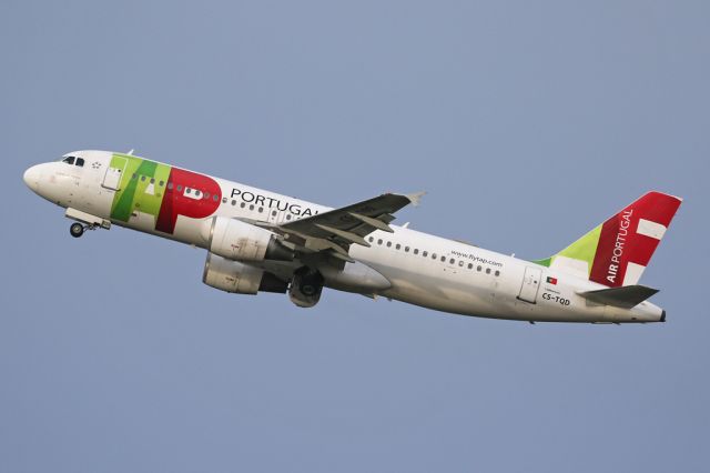 Airbus A320 (CS-TQD) - TAP1319 climbing out on the return to Lisbon