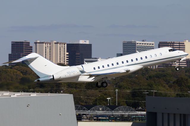 Bombardier Global Express (N64MT)