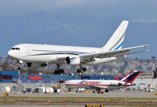 BOEING 767-200 (N767MW)