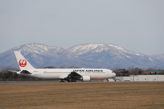 BOEING 767-300 (JA657J) - March 29th 2020:HND-HKD.
