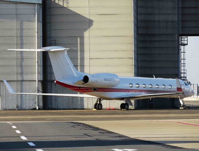 Gulfstream Aerospace Gulfstream V (N550TY) - I take a picture on Nov 17, 2016.