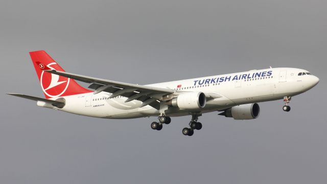 Airbus A330-200 (TC-JNB)