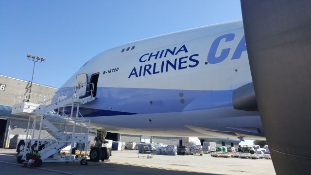 Boeing 747-400 (B-18720)