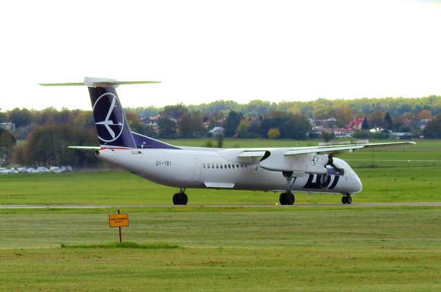 de Havilland Dash 8-400 (OY-YBY) - EPLB