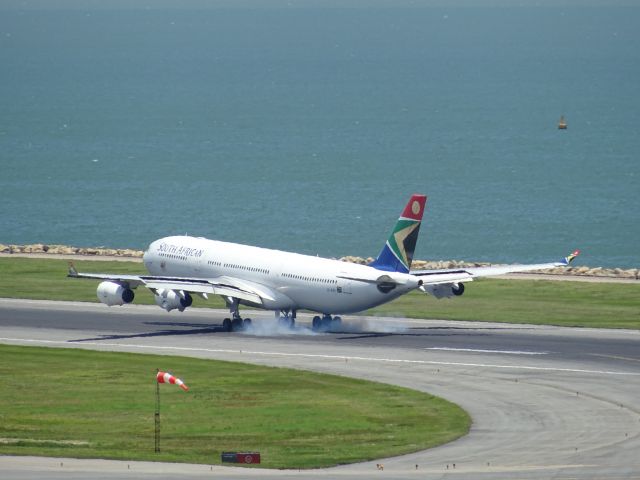 Airbus A340-300 (ZS-SXE)