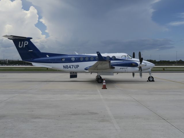 Beechcraft Super King Air 350 (N847UP) - 30 JUNE 2016.