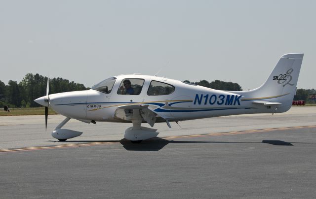 Cirrus SR-22 (N103MK) - A very nice Cirrus.