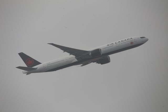 BOEING 777-300ER (C-FJZS)