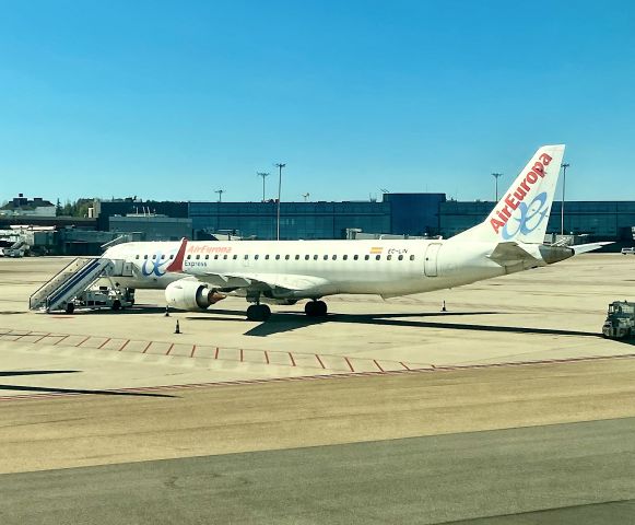 Embraer ERJ-190 (EC-LIN)