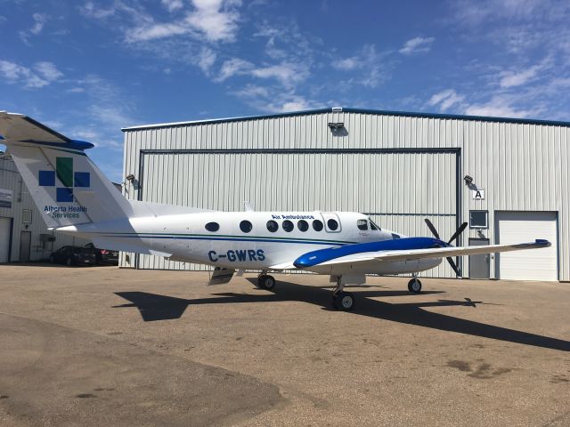 Beechcraft Super King Air 200 (C-GWRS)