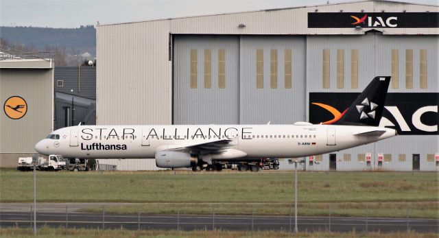 Airbus A321 (D-AIRW) - lufthansa (star alliance) a321-131 d-airw at shannon 3/3/20.