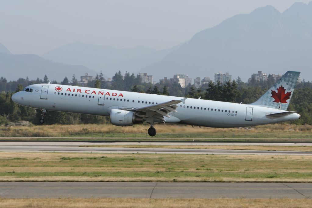 Airbus A321 (C-GIUE) - August 3, 2009 - landed at Vancouver, BC