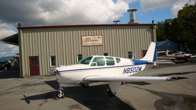 Beechcraft Bonanza (33) (N8502M)