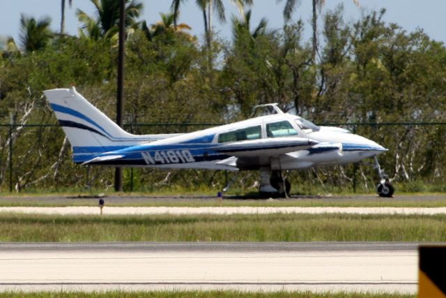 Cessna 310 (N4181Q) - 29-Jul-10