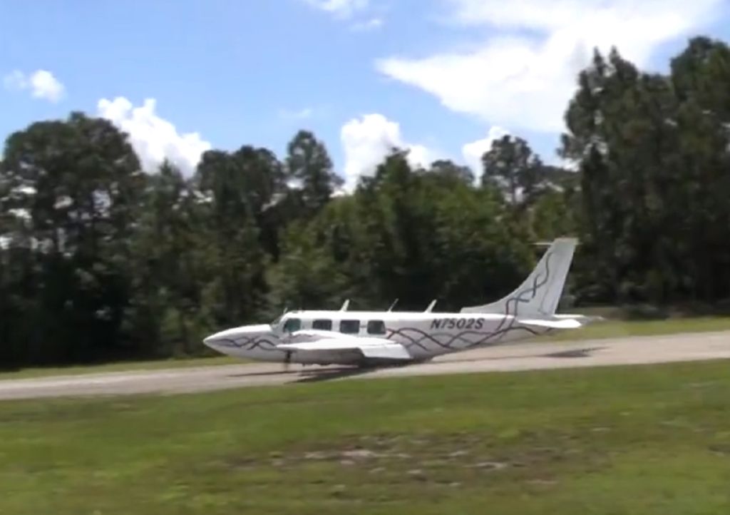 Piper Aerostar (N7502S) - Crash & Go at FD88 - Aero Acres Airpark in Port St Lucie, FL.  N7502S then flew 100 miles back to Fort Lauderdale Exec.
