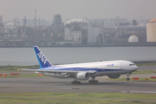 Boeing 777-200 (JA743A)