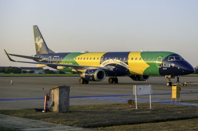 EMBRAER 195 (PR-AYV)