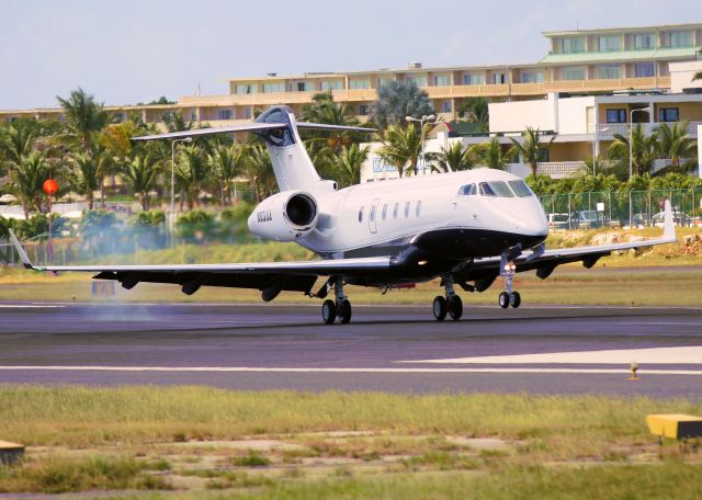 Bombardier Challenger 300 (N83JJ)