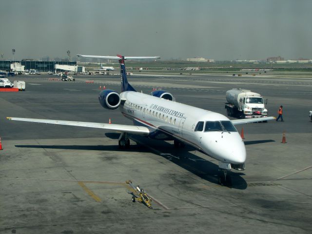 Embraer ERJ-145 (N809HK)