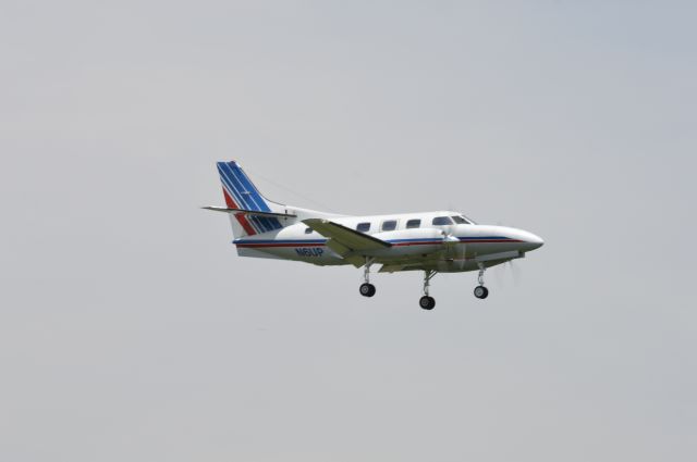 Swearingen Merlin 3 (N6UP) - On short final for 13 arriving from KABQ/ABQ.