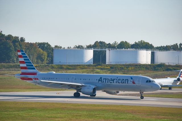 Airbus A321 (N185UW) - Lined up on Rwy 18C, waiting to take off