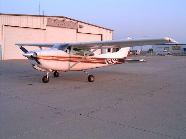 Cessna Skylane (N747BF) - 7BF before it received a new paint job.