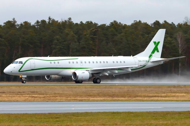 Embraer ERJ-190 (9H-FCM)