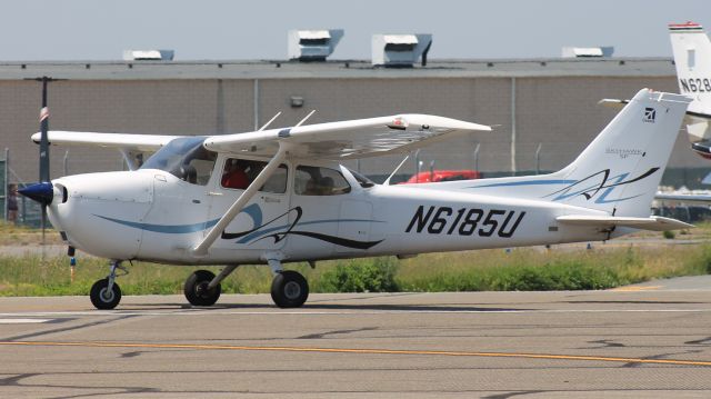 Cessna Skyhawk (N6185U)