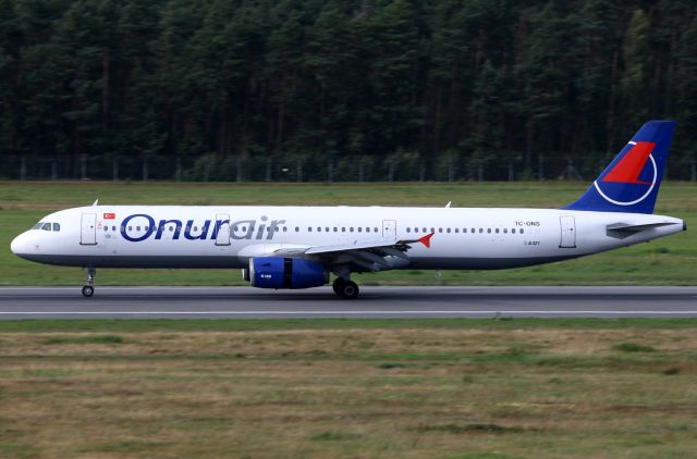 Airbus A321 (TC-ONS)