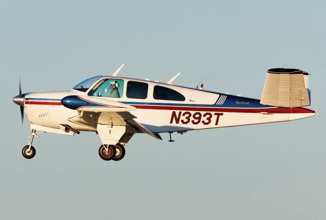 Beechcraft 35 Bonanza (N393T)