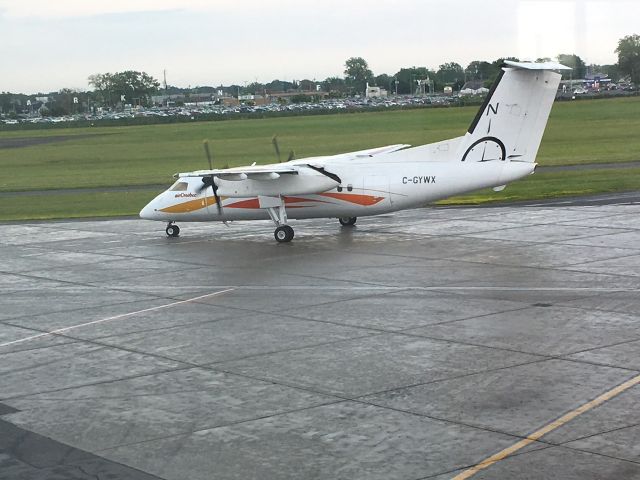 de Havilland Dash 8-300 (C-GYWX)