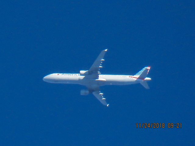 Airbus A321 (N169UW)